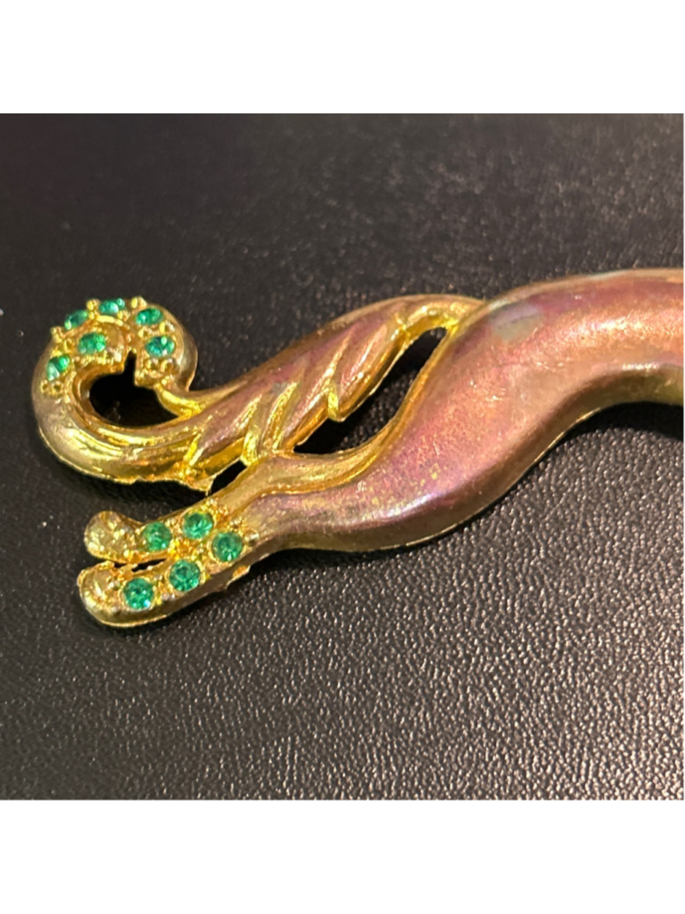 Women's vintage Saluki Brooch One Size Gold Green - Picture 6 of 6